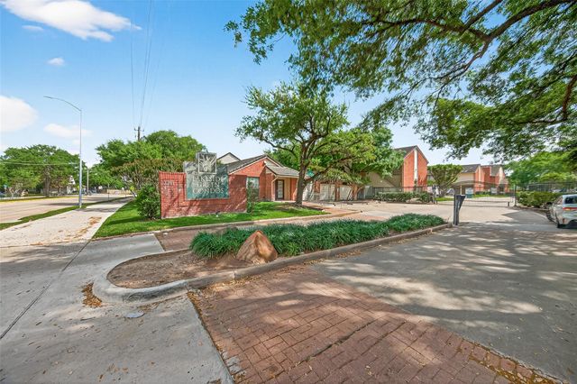 2211 S Kirkwood Road 43, Houston, TX 77077