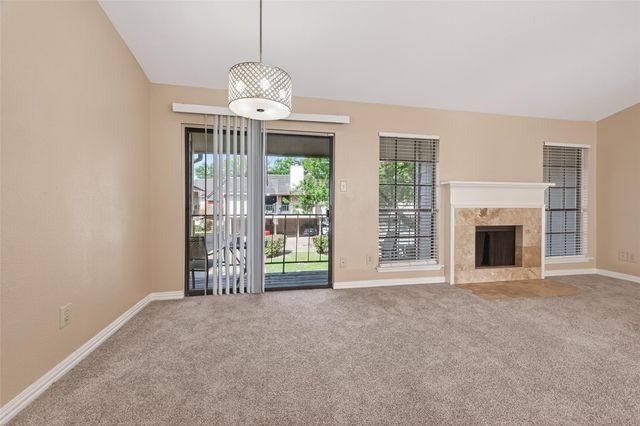 2211 S Kirkwood Road 43, Houston, TX 77077