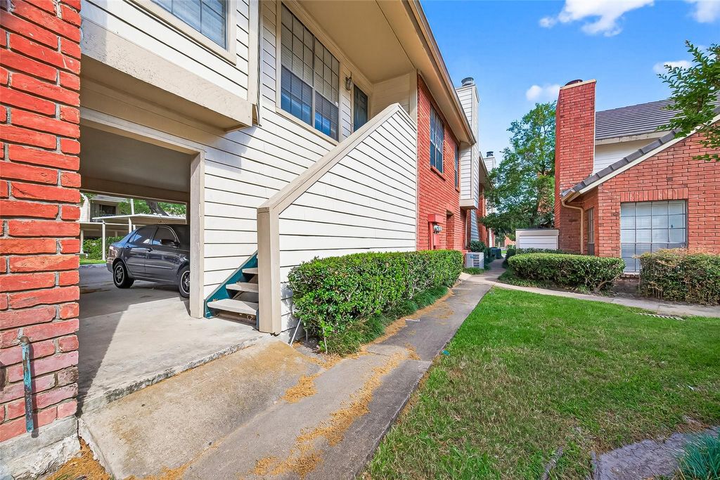 2211 S Kirkwood Road 43, Houston, TX 77077