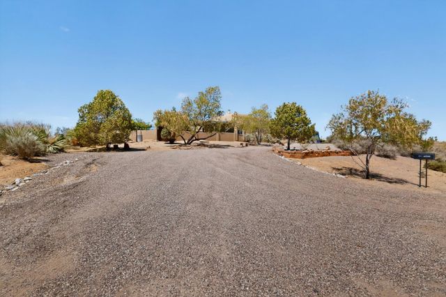 601 Acebo Road NE, Rio Rancho, NM 87124