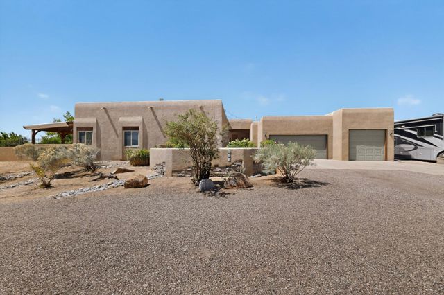 601 Acebo Road NE, Rio Rancho, NM 87124