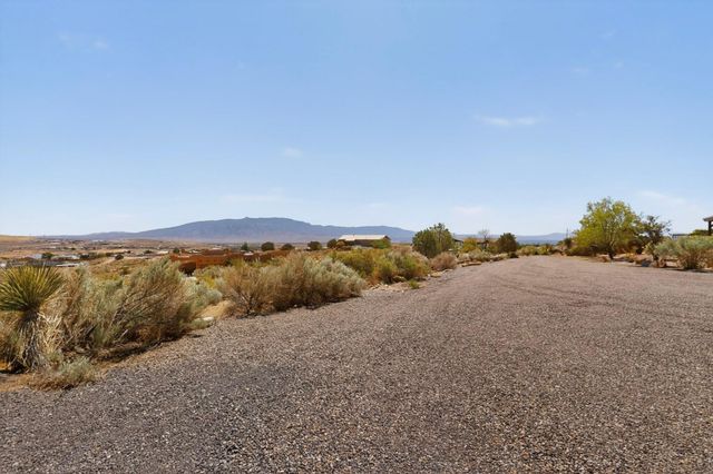 601 Acebo Road NE, Rio Rancho, NM 87124