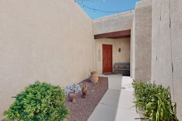 601 Acebo Road NE, Rio Rancho, NM 87124