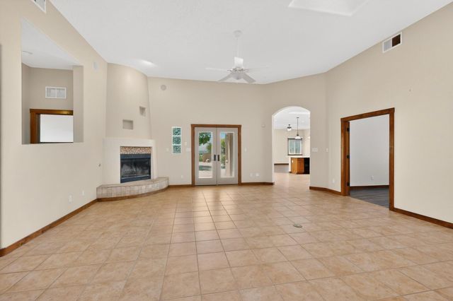 601 Acebo Road NE, Rio Rancho, NM 87124