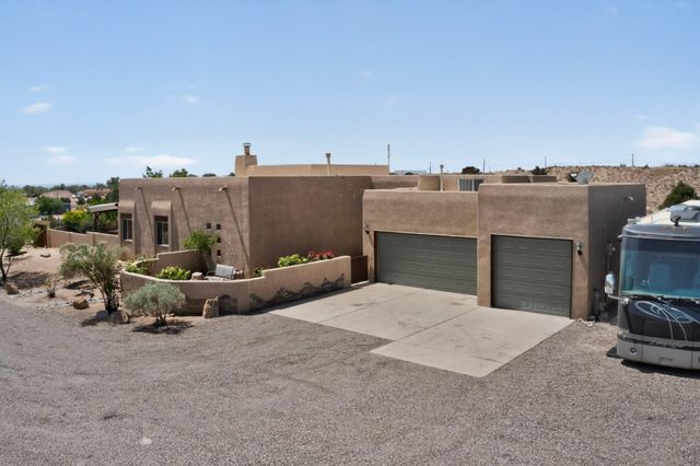 601 Acebo Road NE, Rio Rancho, NM 87124