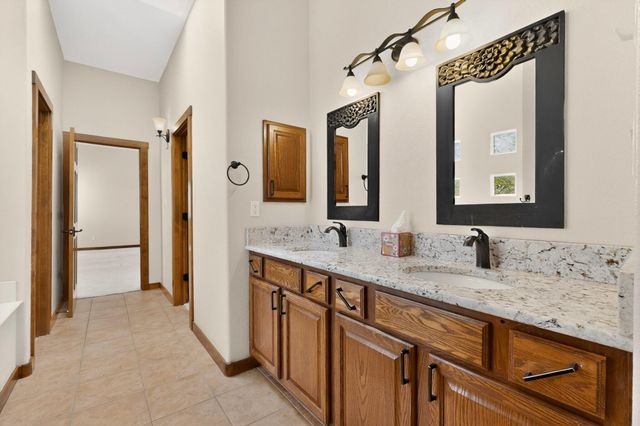 601 Acebo Road NE, Rio Rancho, NM 87124
