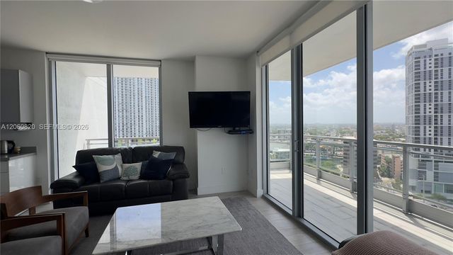 90 SW 3rd Street 2012, Miami, FL 33130