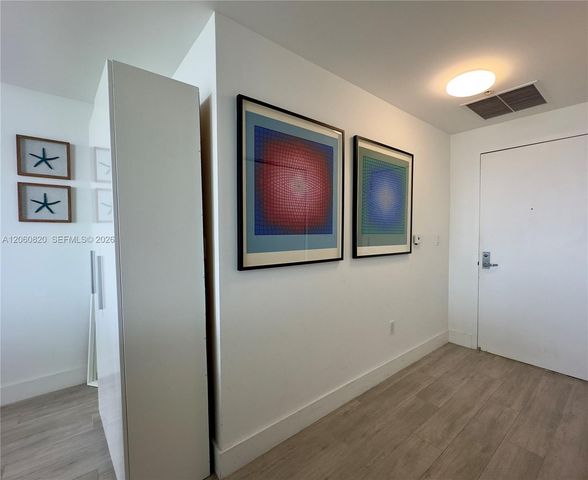 90 SW 3rd Street 2012, Miami, FL 33130