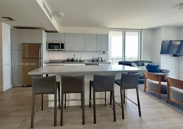 90 SW 3rd Street 2012, Miami, FL 33130