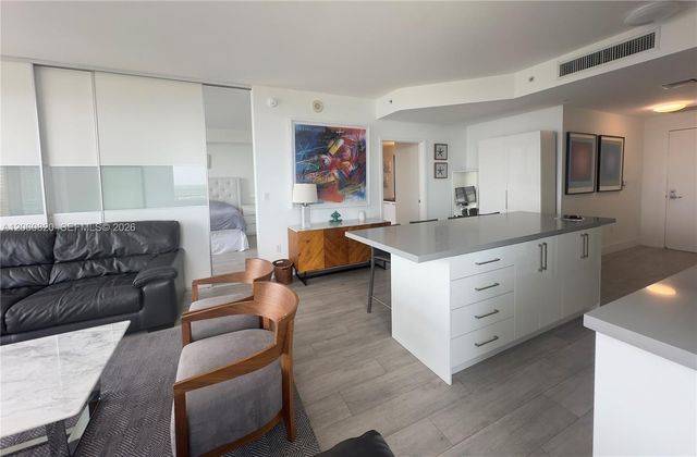 90 SW 3rd Street 2012, Miami, FL 33130