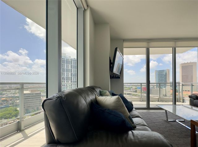 90 SW 3rd Street 2012, Miami, FL 33130