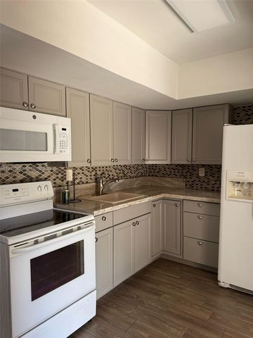 5460 SW 38th Ct, West Park, FL 33023