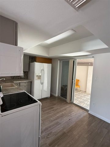 5460 SW 38th Ct, West Park, FL 33023