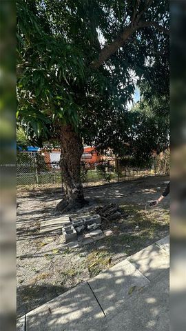 5460 SW 38th Ct, West Park, FL 33023