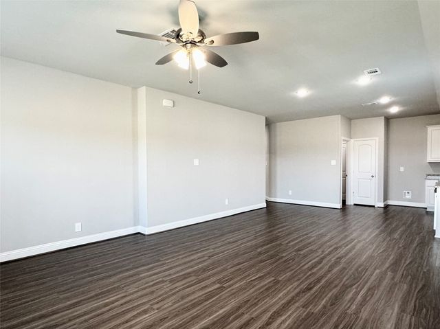 1420 Waverley Drive, Greenville, TX 75402