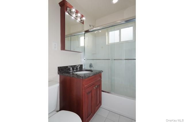 556 New Highway 4-2E, Hauppauge, NY 11788