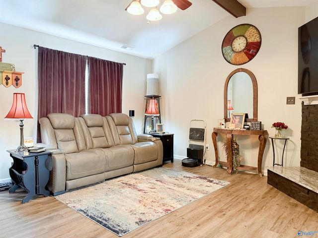 3 Robin Court, Hartselle, AL 35640