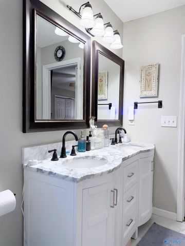 3 Robin Court, Hartselle, AL 35640