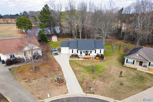 3 Robin Court, Hartselle, AL 35640