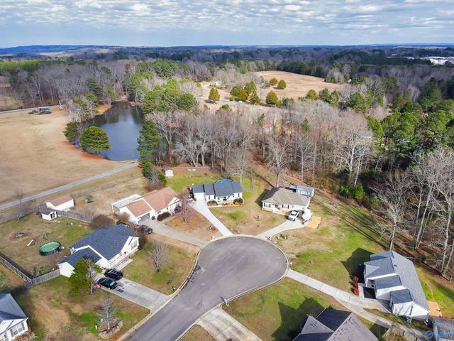 3 Robin Court, Hartselle, AL 35640