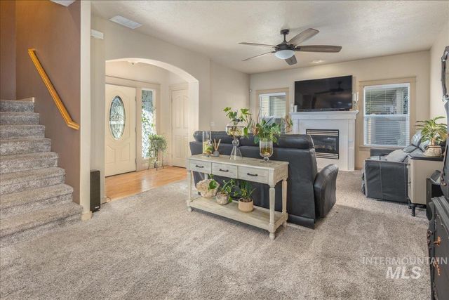 1524 W Loretta St, Meridian, ID 83646