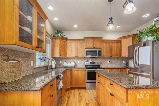 1524 W Loretta St, Meridian, ID 83646