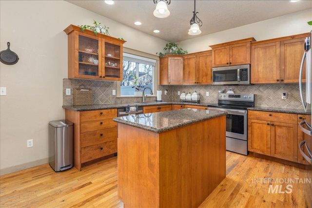 1524 W Loretta St, Meridian, ID 83646