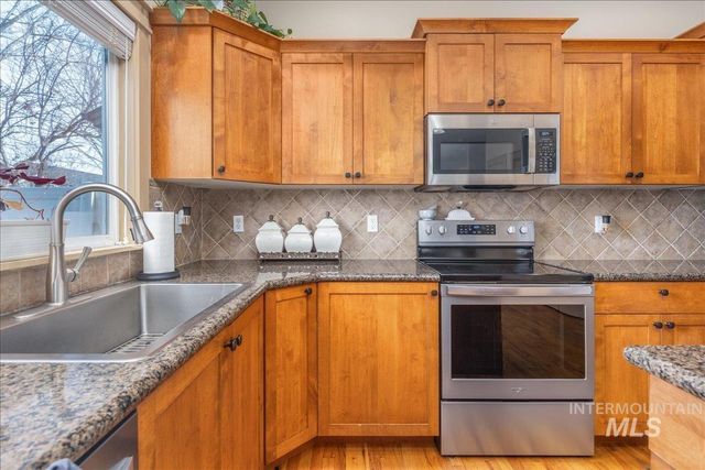 1524 W Loretta St, Meridian, ID 83646