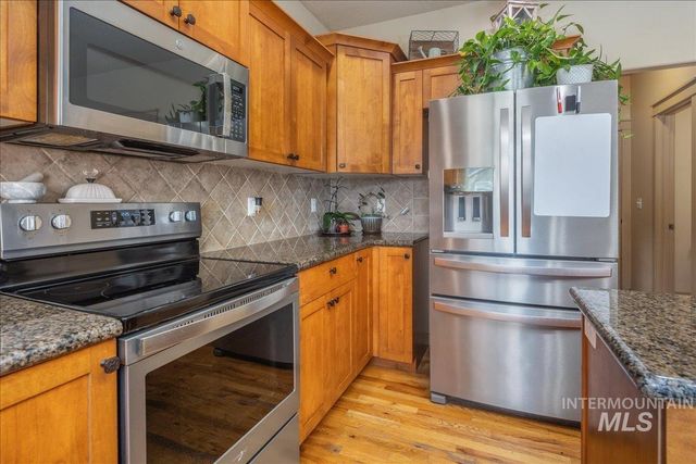 1524 W Loretta St, Meridian, ID 83646