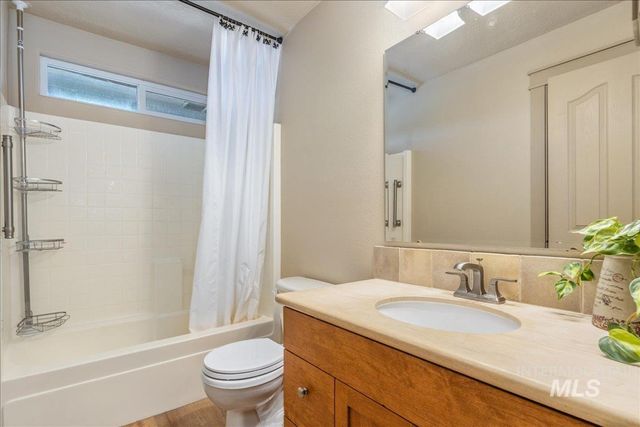 1524 W Loretta St, Meridian, ID 83646