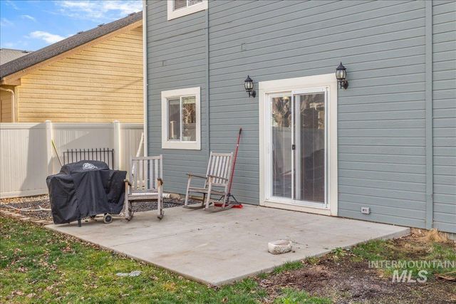 1524 W Loretta St, Meridian, ID 83646