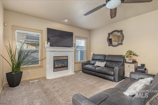 1524 W Loretta St, Meridian, ID 83646