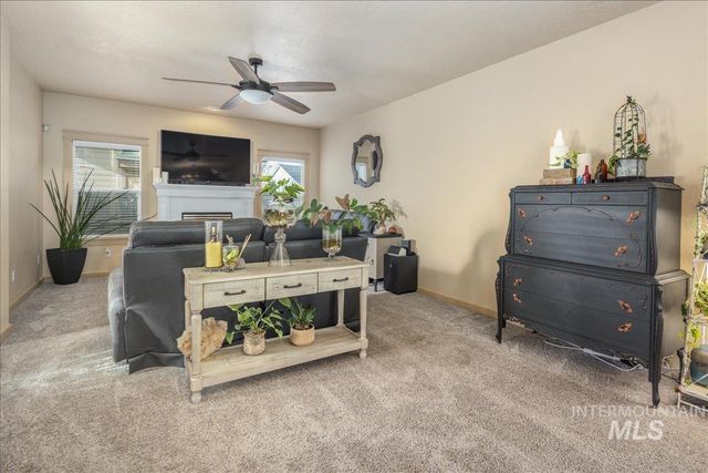 1524 W Loretta St, Meridian, ID 83646