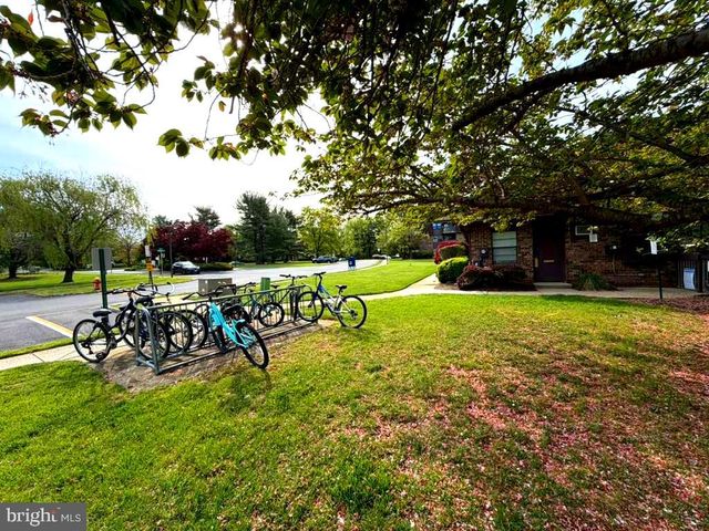 2332 OLD STONE MILL DR, Cranbury, NJ 08512