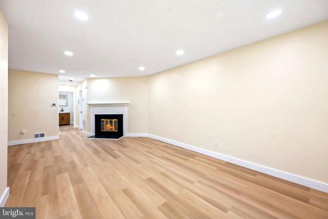 2332 OLD STONE MILL DR, Cranbury, NJ 08512