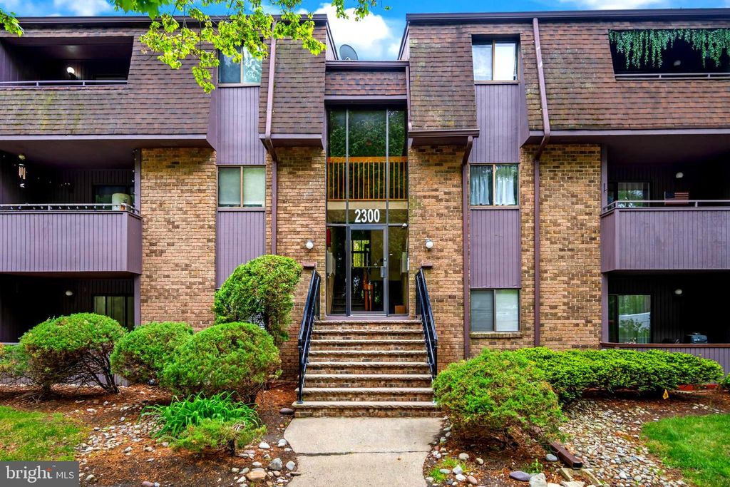 2332 OLD STONE MILL DR, Cranbury, NJ 08512