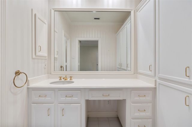 5 Long Timbers Trail, Houston, TX 77024