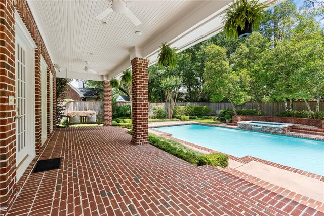 5 Long Timbers Trail, Houston, TX 77024
