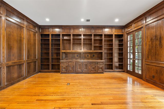 5 Long Timbers Trail, Houston, TX 77024