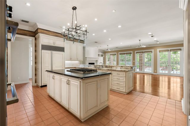 5 Long Timbers Trail, Houston, TX 77024