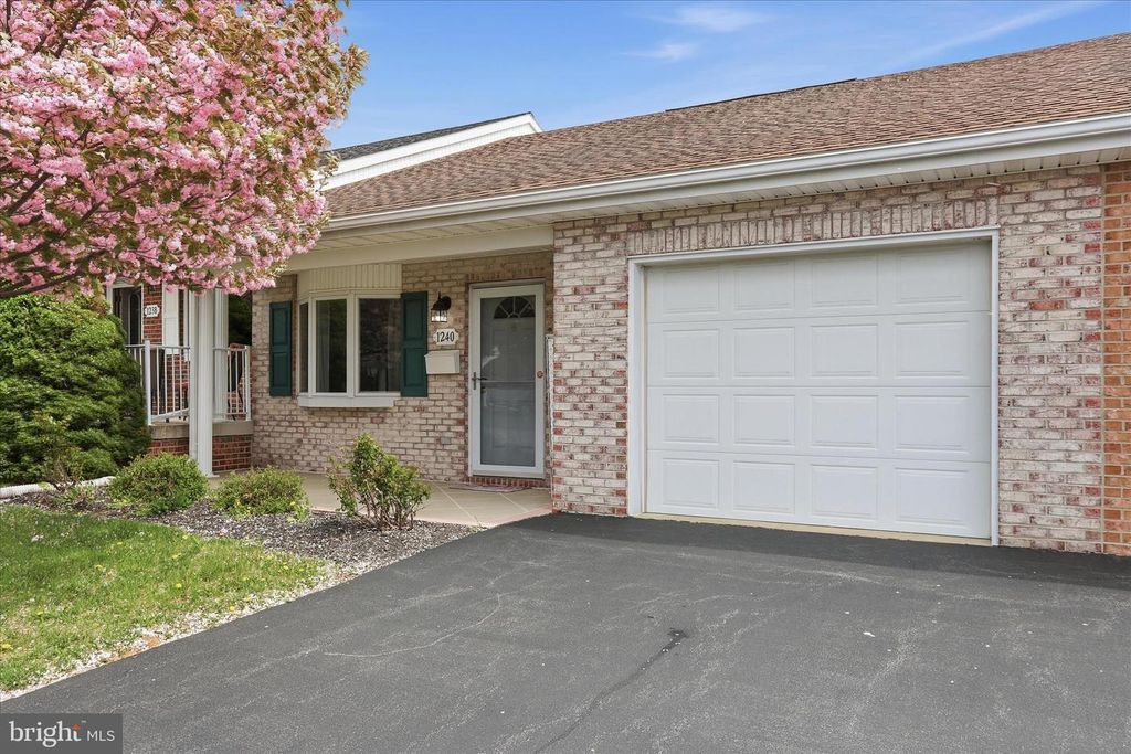 1240 GRAND LEGACY DR, Hagerstown, MD 21740