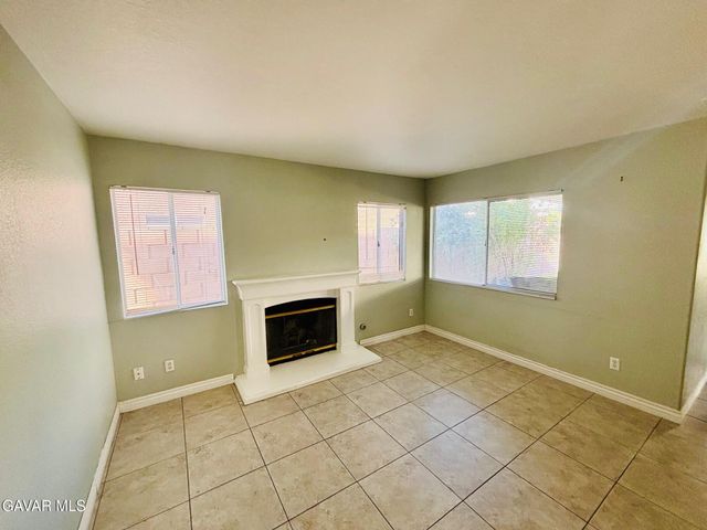 42520 W 57th Street, Lancaster, CA 93536