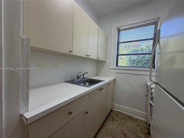 320 Mendoza Avenue 6, Miami, FL 33134