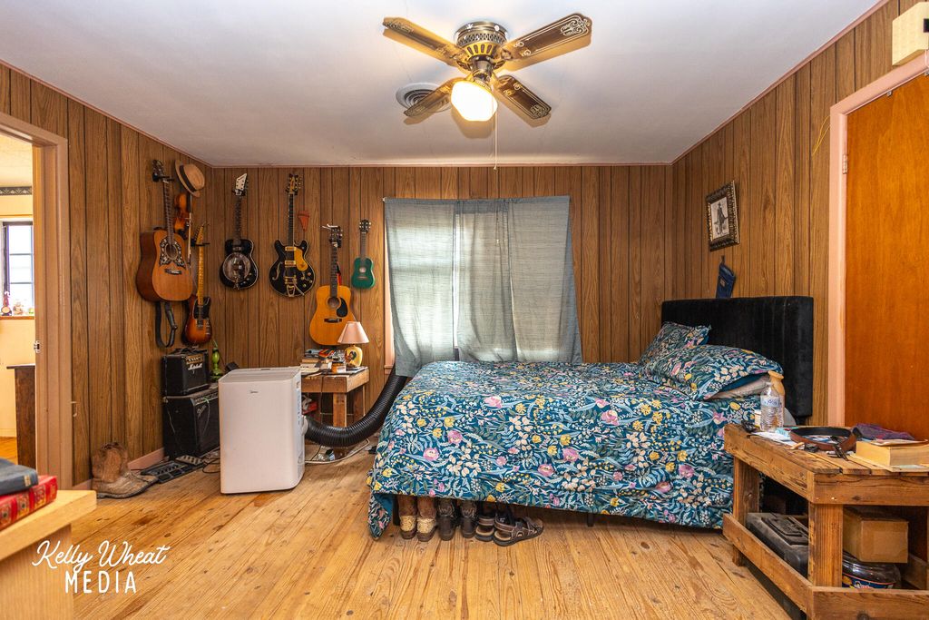 Image 14 of property listing at 1005 E 20th Street, San Angelo, TX 76903