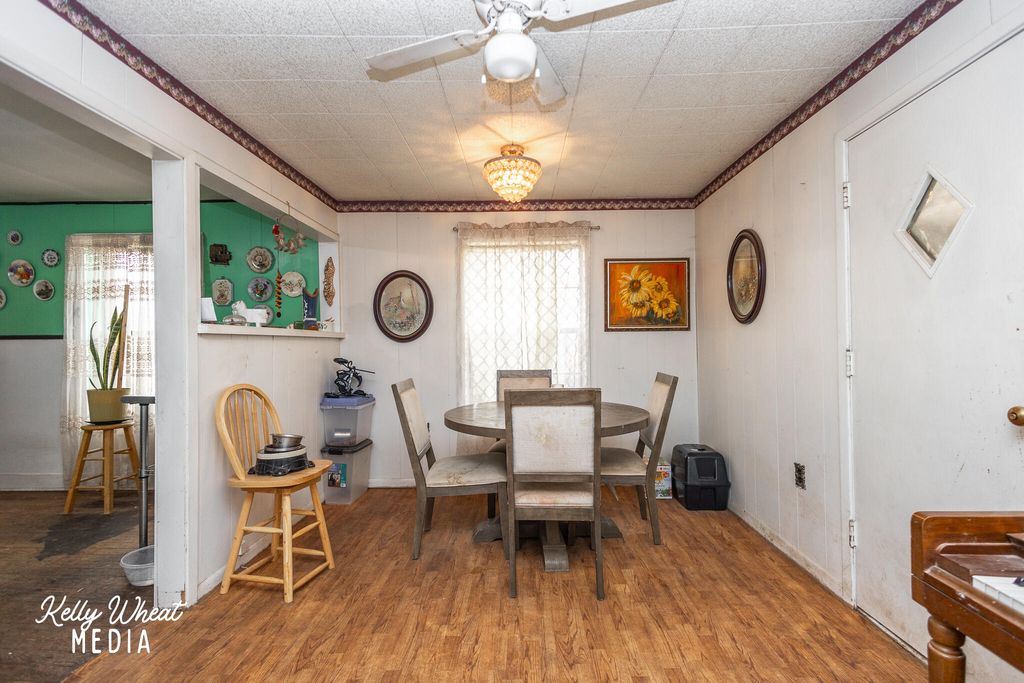 Image 5 of property listing at 1005 E 20th Street, San Angelo, TX 76903