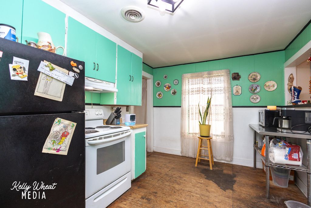 Image 6 of property listing at 1005 E 20th Street, San Angelo, TX 76903