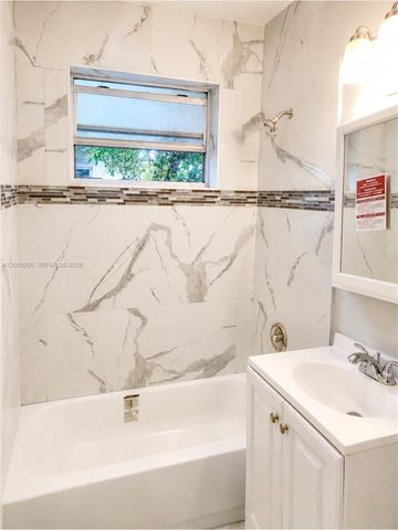1570 NE 130th St, North Miami, FL 33161