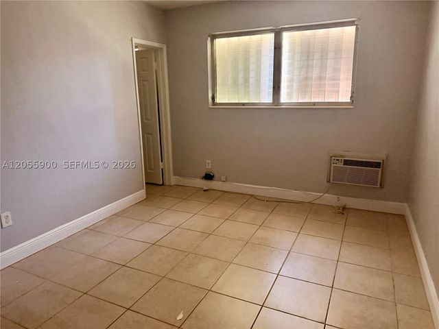 1570 NE 130th St, North Miami, FL 33161