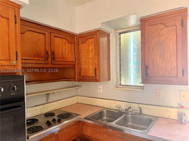 1570 NE 130th St, North Miami, FL 33161