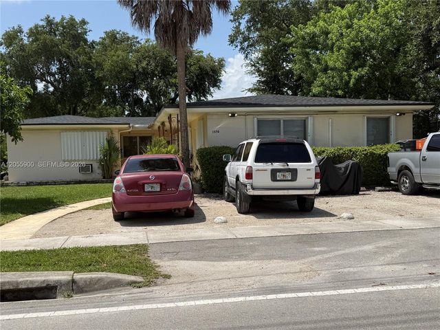 1570 NE 130th St, North Miami, FL 33161